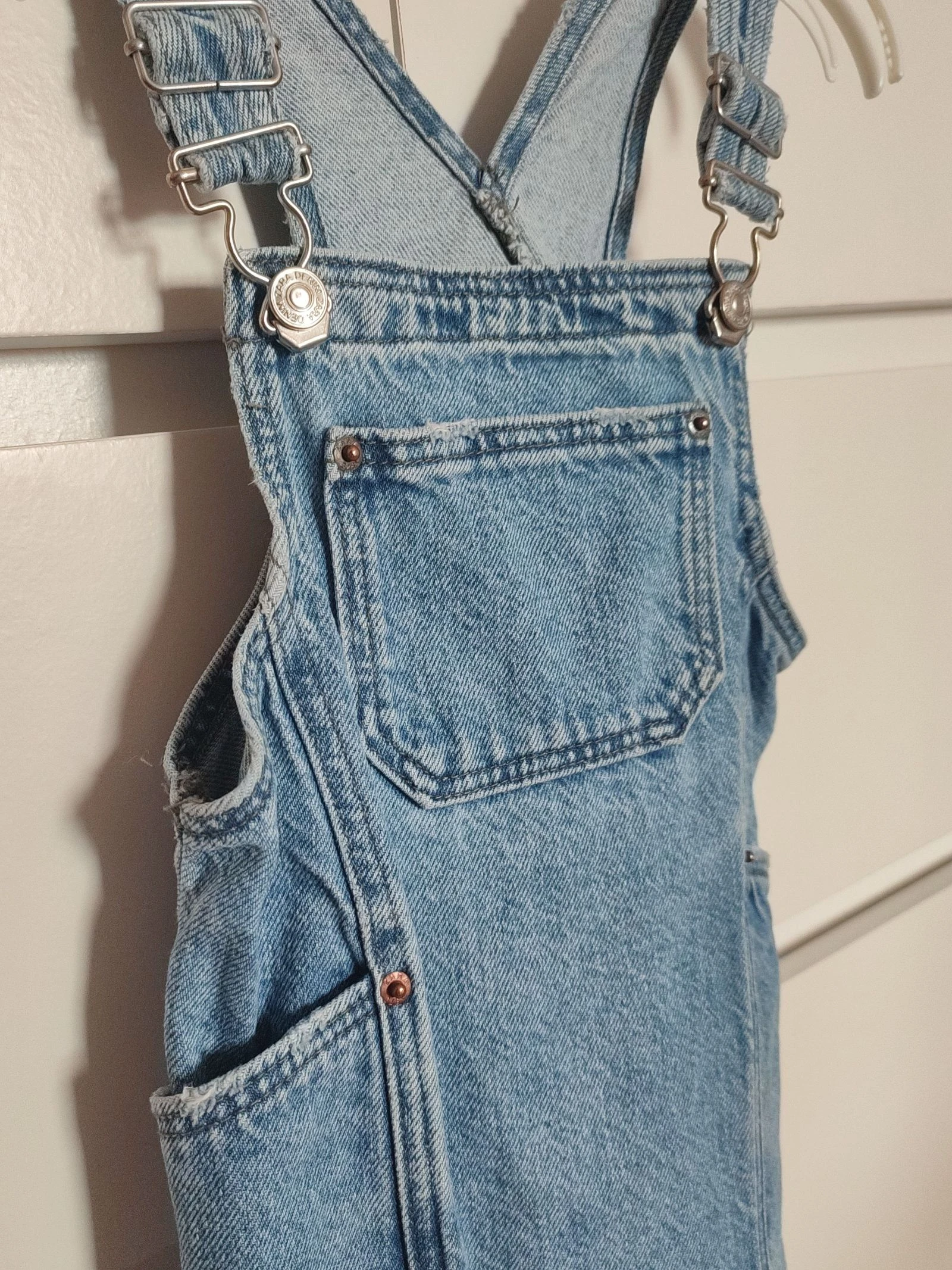 Jardinierrokje in spijkerstof | Jupe-salopette jeans (86cm) - Zara – photo 2